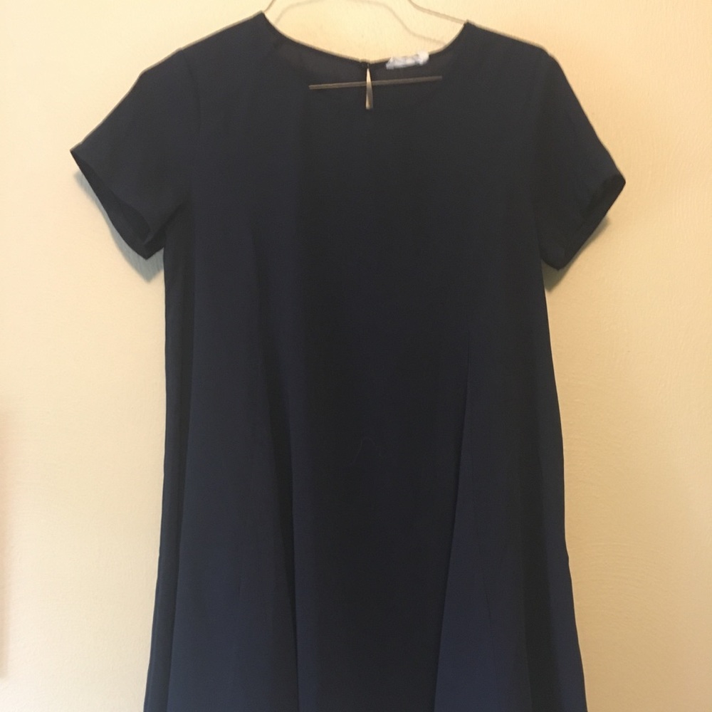 Flowy navy blue dress